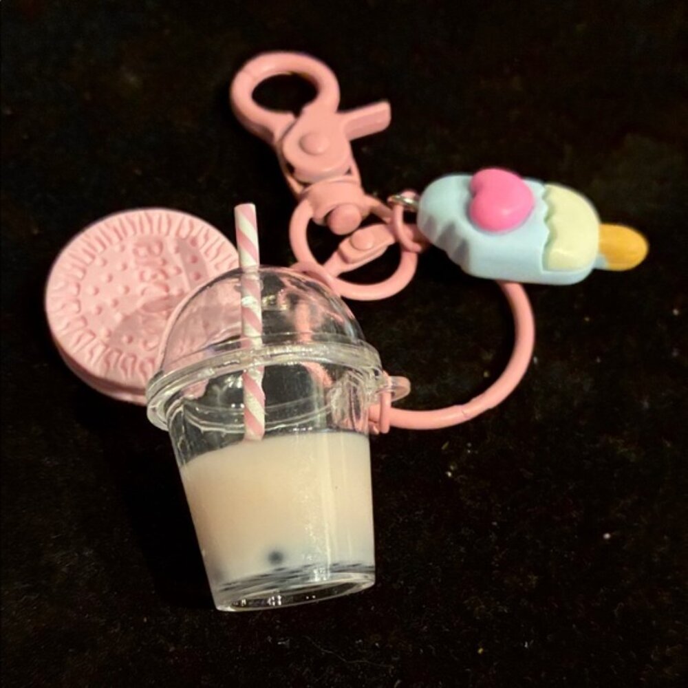 Pink Biscuit and Milkshake Keychain - Picture 2 of 3